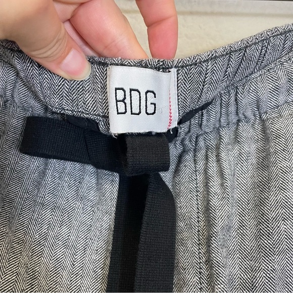 BDG Women’s Black Linen Blend Baggy Cargo Drawstring Pants Size M - Picture 3 of 9